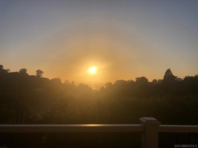 1935 Nautilus St, La Jolla CA: https://media.crmls.org/mediaz/1a6acfd5-47ea-4656-a736-1f63b6d18360.jpg