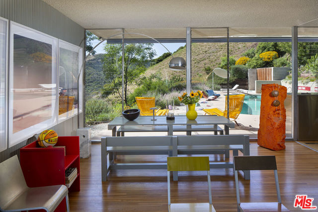 1531 N Tigertail Road, Los Angeles CA: https://media.crmls.org/mediaz/1a6b46bd-771a-4a58-b649-6174db90f86a.jpg