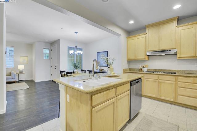 5092 Fioli Loop, San Ramon CA: https://media.crmls.org/mediaz/1a6b4b86-c676-487e-8703-4492d0100ef0.jpg