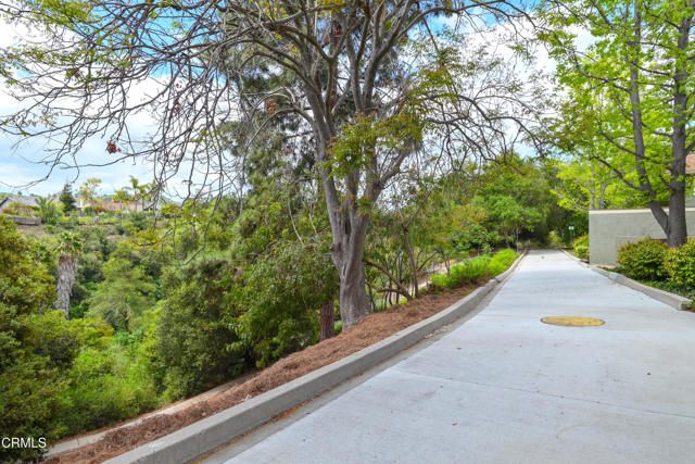 599 Rio Grande Circle, Thousand Oaks CA: https://media.crmls.org/mediaz/1a6b85b4-a17b-4743-a01e-1508ef01ab10.jpg