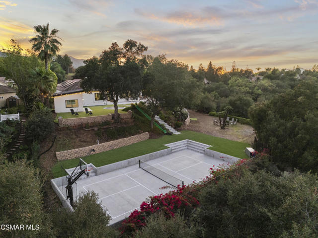 911 Vivian Circle, Newbury Park CA: https://media.crmls.org/mediaz/1a6bd946-902f-4cf2-8809-9bf2d4a9bcc1.jpg