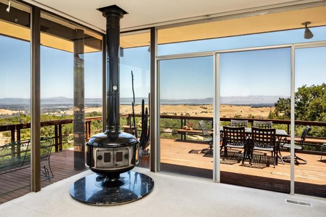 30 Pine Ridge Way, Portola Valley CA: https://media.crmls.org/mediaz/1a6c3486-d14b-4980-bb41-54c6c53bf17f.jpg