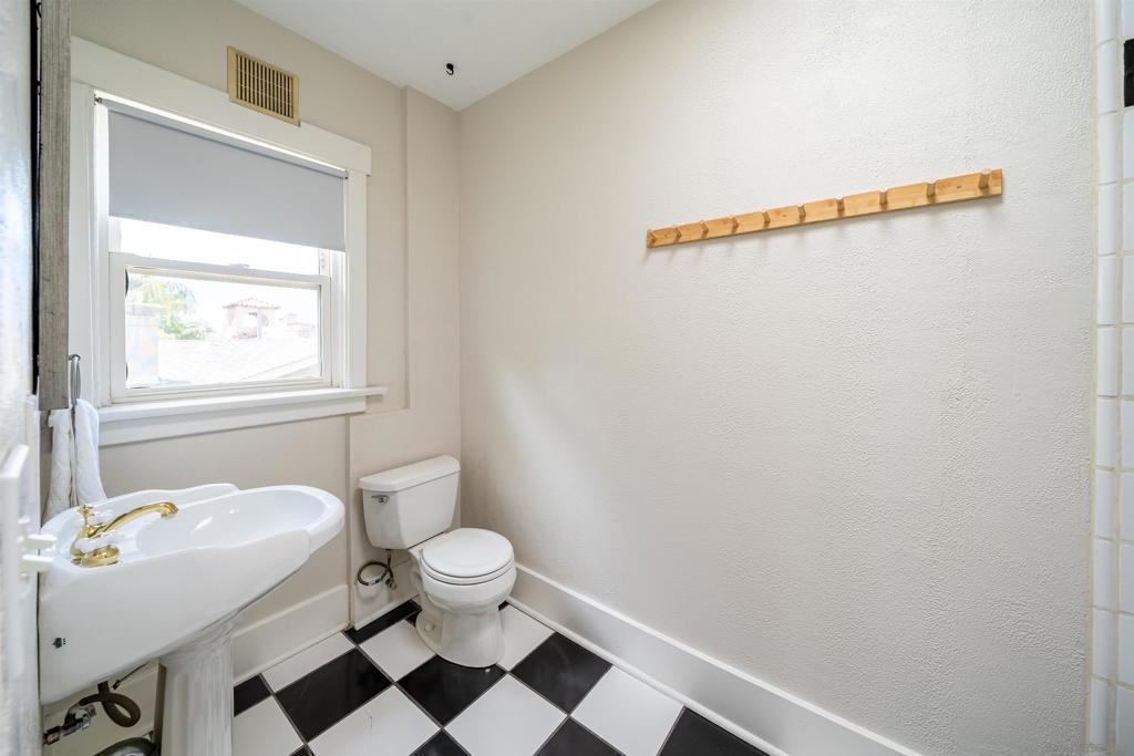 2846 30 St - photo 15
