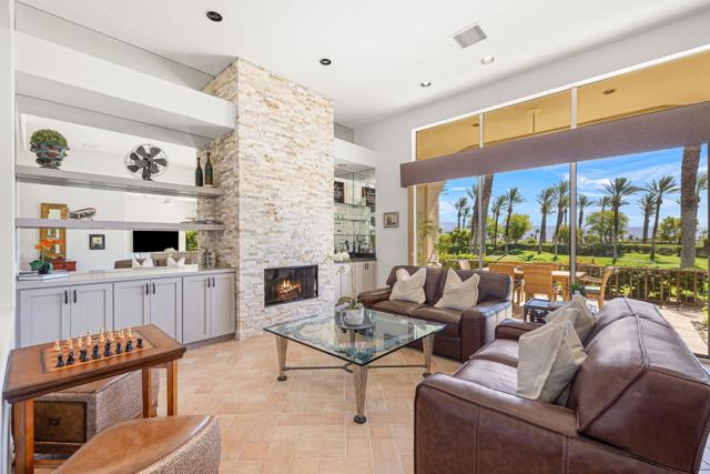 236 Eagle Dance Circle, Palm Desert, CA 92211