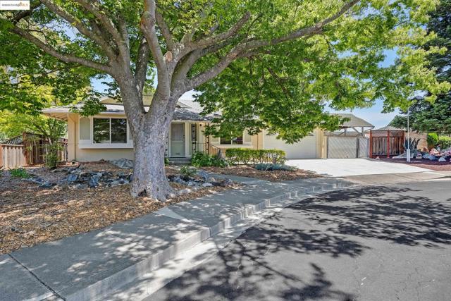 1510 Encanto, Walnut Creek CA: https://media.crmls.org/mediaz/1a6ce442-7cdd-45a6-ad6e-1feaed7e8707.jpg