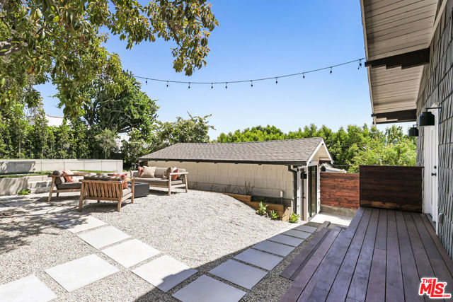 1644 Golden Gate Avenue, Los Angeles CA: https://media.crmls.org/mediaz/1a6d9618-0084-4f2b-8cf0-36aef45e0c13.jpg