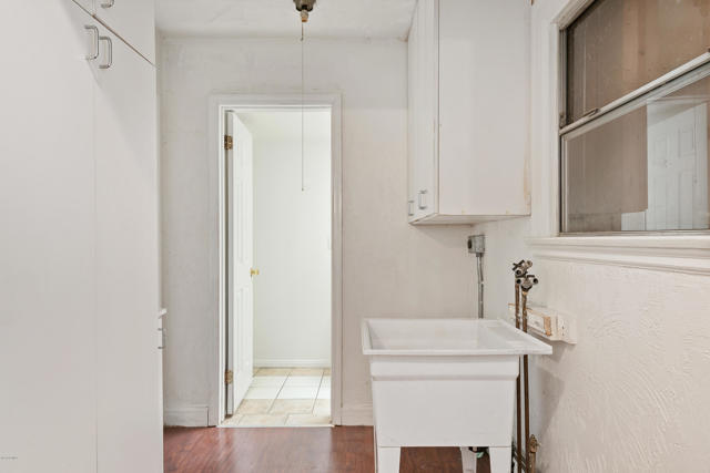 8530 N Ventura Avenue, Ventura CA: https://media.crmls.org/mediaz/1a6dba44-1372-43b6-bafb-a1f5a1412e88.jpg