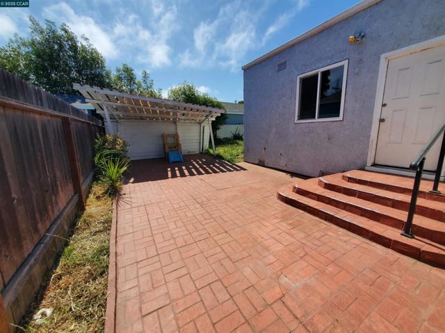 766 38Th St, Richmond CA: https://media.crmls.org/mediaz/1a6de66b-3b54-4d47-9bac-7b4ad0831faf.jpg