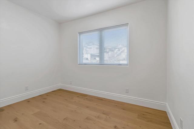 3074 Malcolm Avenue, Oakland CA: https://media.crmls.org/mediaz/1a6dea78-7834-470c-bd1e-3a7eed235512.jpg