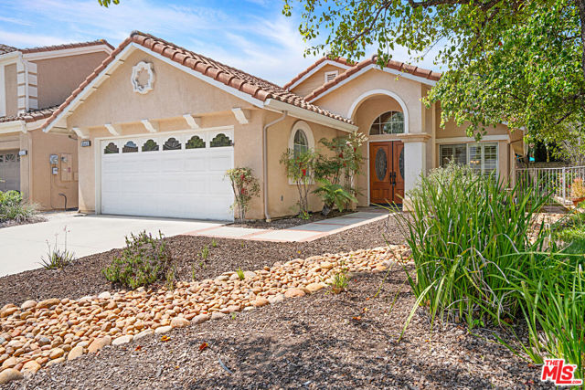 1668 Fox Springs Circle, Newbury Park CA: https://media.crmls.org/mediaz/1a6e0a95-68cb-4510-8000-0dbd3b7315e9.jpg