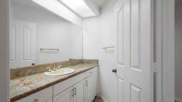 8582 Frontera Avenue, Yucca Valley CA: https://media.crmls.org/mediaz/1a6e1a50-73de-46f1-8245-1aca9c1d5e8b.jpg