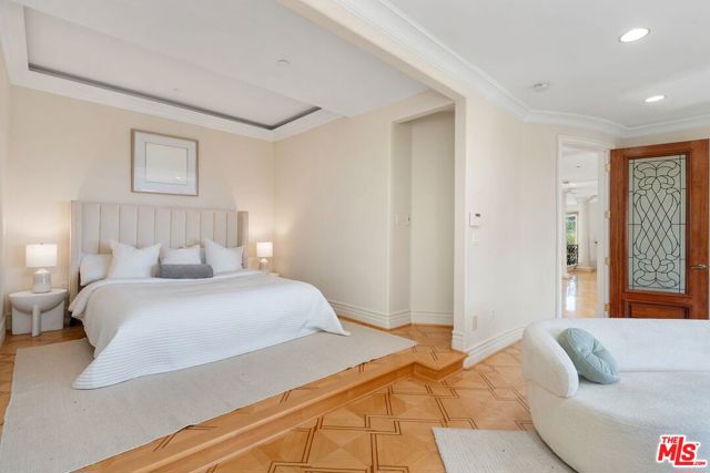 16980 Escalon Drive, Encino CA: https://media.crmls.org/mediaz/1a6e1cad-cd7f-4027-95fb-6caa06e741c0.jpg