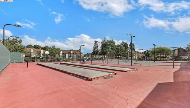 14161 Seagate Dr, San Leandro CA: https://media.crmls.org/mediaz/1a6e8c67-5e84-4d94-9a09-7b266f55316c.jpg