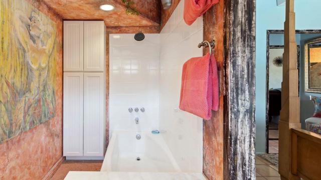 901 S Calle Tomas, Palm Springs CA: https://media.crmls.org/mediaz/1a6efbdb-baee-41de-91b0-13e132ecebd9.jpg