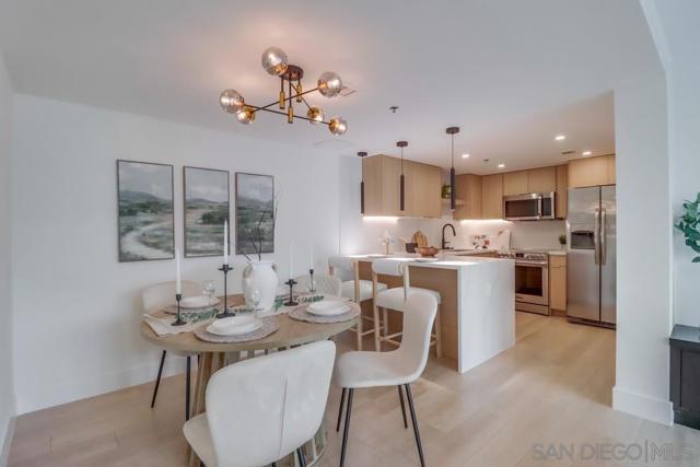 425 W W Beech St, San Diego CA: https://media.crmls.org/mediaz/1a6f0138-bd72-4d6e-b242-fe673a2e2f40.jpg