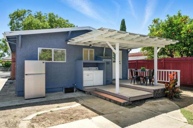 33854 14th Street, Union City CA: https://media.crmls.org/mediaz/1a6f93ed-b84c-4e9c-a862-711b9b4acd4d.jpg