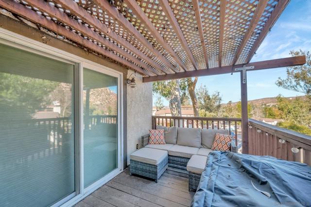 15755 Davis Cup Ln, Ramona CA: https://media.crmls.org/mediaz/1a7036e0-b755-4b24-8cdc-bbe0a7d41012.jpg