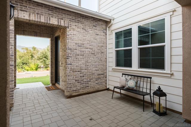 17582 Boca Raton Ln, Poway CA: https://media.crmls.org/mediaz/1a703a2a-9d1d-4df7-9557-0091510b2825.jpg