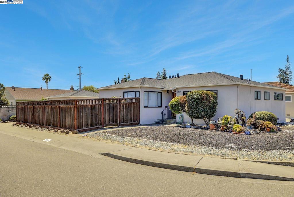 20009 Catalina Dr