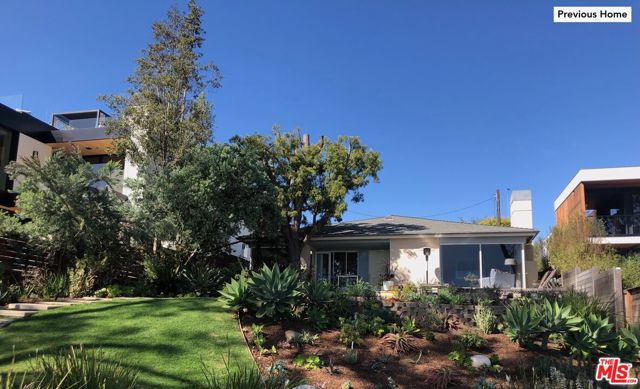 15419 Via De Las Olas, Pacific Palisades CA: https://media.crmls.org/mediaz/1a71efe6-8274-4476-a559-6c9aa831c425.jpg