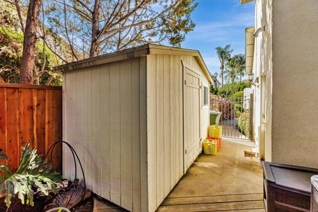 290 Bonnie Lane, Hollister CA: https://media.crmls.org/mediaz/1a724b5b-a361-4b1f-b702-1dc8c6abee97.jpg