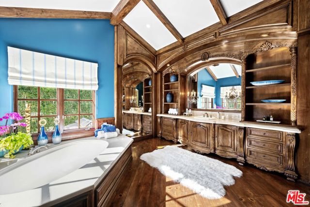 2347 E Valley Road, Santa Barbara CA: https://media.crmls.org/mediaz/1a725350-c3a3-4bba-beee-650bcf9be57a.jpg