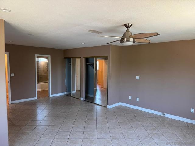 796 98 W Washington Ave, El Cajon CA: https://media.crmls.org/mediaz/1a72686d-2b14-4698-ae9f-30236aae746b.jpg