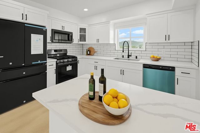 2700 Fletcher Drive, Los Angeles CA: https://media.crmls.org/mediaz/1a72934a-117e-4a03-9076-f54e71756174.jpg