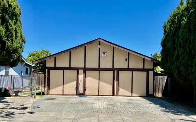 686 N 15th Street, San Jose CA: https://media.crmls.org/mediaz/1a72b203-0705-459d-b655-a3dd71fb95ef.jpg
