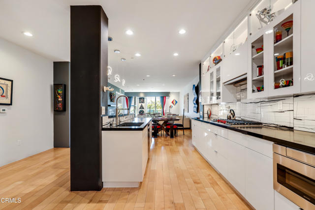 1524 Seabridge Lane, Oxnard CA: https://media.crmls.org/mediaz/1a736775-95de-4bdb-ba64-b7dd079509c6.jpg