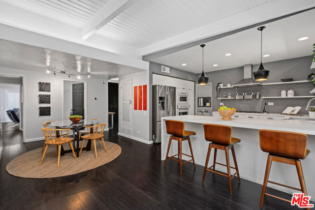 21206 Merridy Street, Chatsworth CA: https://media.crmls.org/mediaz/1a741698-0e45-494a-bc2c-268b67010dde.jpg