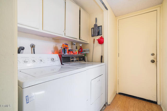 6909 Pala Mesa Drive, Oak Park CA: https://media.crmls.org/mediaz/1a746295-1de2-4dee-bb14-bbc57690a0b0.jpg