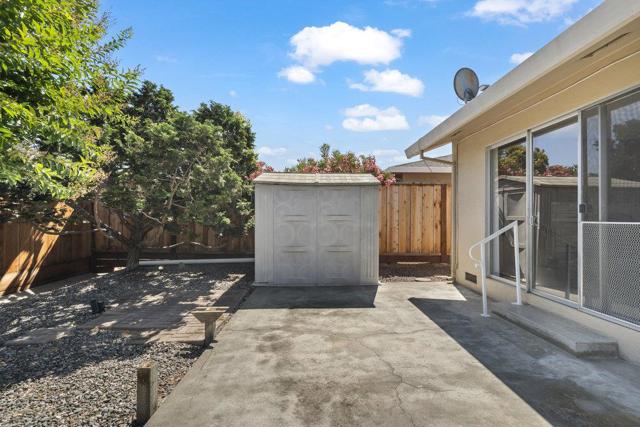 1500 Sunset Drive, Hollister CA: https://media.crmls.org/mediaz/1a746873-2e96-4bd6-a427-ebf19184398e.jpg