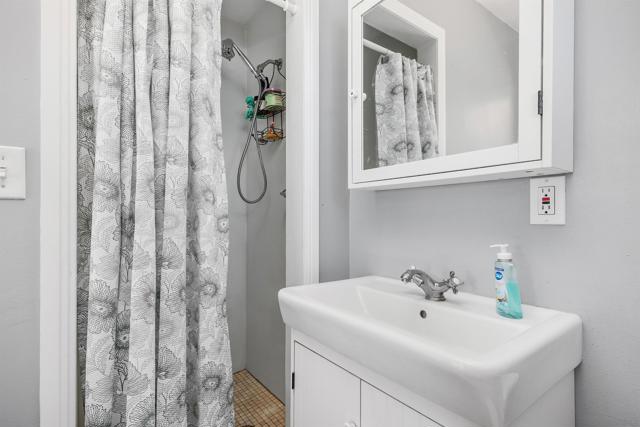 11270 San Luis Rey Dr, Valley Center CA: https://media.crmls.org/mediaz/1a74bce2-8303-40f8-b001-d38f49d9b512.jpg