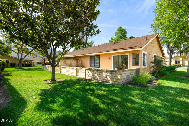 Detail Gallery Image 3 of 33 For 44112 Village 44, Camarillo,  CA 93012 - 2 Beds | 2 Baths