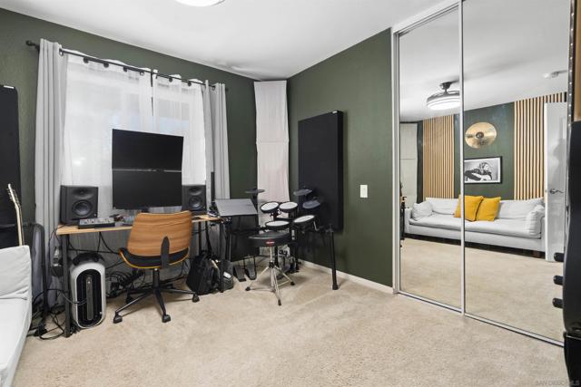 6333 College Grove Way, San Diego CA: https://media.crmls.org/mediaz/1a74f4a7-4f73-4407-8886-324c0974dc05.jpg