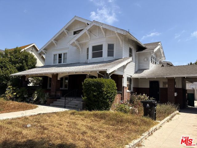 2320 W 25th Street, Los Angeles CA: https://media.crmls.org/mediaz/1a754e18-8533-40ef-a919-dd21769aac7b.jpg