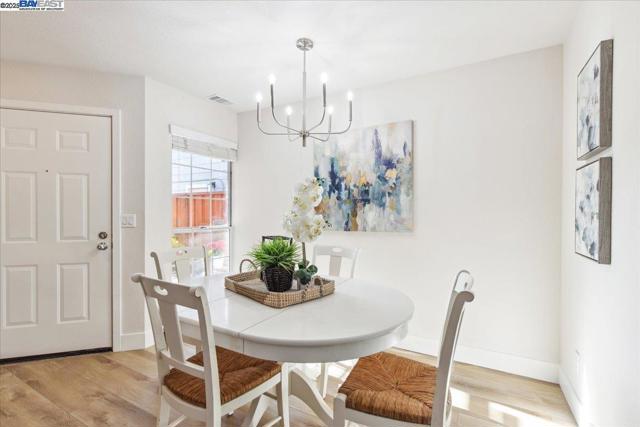 2211 Oakland Ave, Pleasanton CA: https://media.crmls.org/mediaz/1a764d60-0c98-40a2-b107-08ef1f23b4f3.jpg