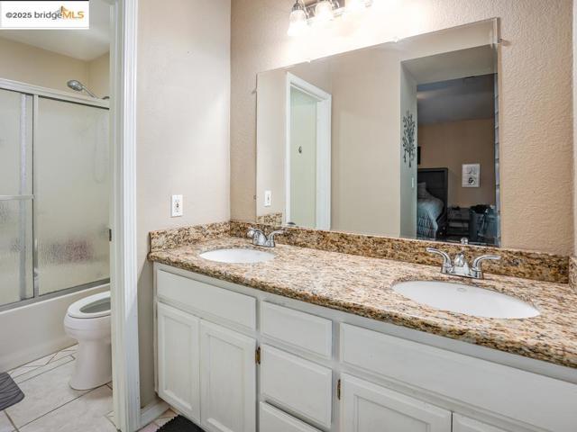 656 Miller Dr, Oakley CA: https://media.crmls.org/mediaz/1a76a5b2-70d3-40d8-bfb5-c4d412d7776c.jpg