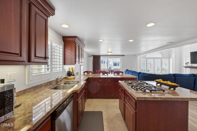 Detail Gallery Image 27 of 57 For 264 Hollywood Bld, Oxnard,  CA 93035 - 4 Beds | 3 Baths