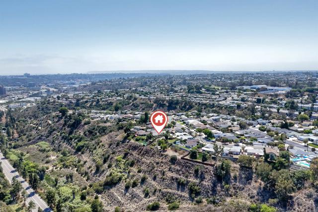 7912 Blue Jay Place, San Diego CA: https://media.crmls.org/mediaz/1a77bd8f-c6ed-43f5-8bb3-98540bb3d11b.jpg