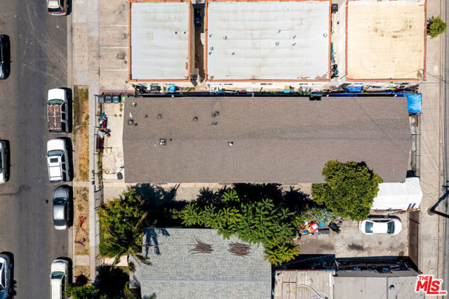 1159 E 64th Street, Los Angeles CA: https://media.crmls.org/mediaz/1a77c0e3-c7bb-4a6f-85d2-47c3b2c8e023.jpg