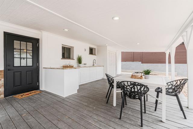9376 Starcrest Dr, Santee CA: https://media.crmls.org/mediaz/1a783434-d11d-4246-9dec-7d8fd9aeb976.jpg