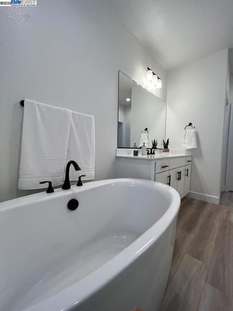 2978 Ellis Town Dr, Tracy CA: https://media.crmls.org/mediaz/1a789854-a573-4500-8aac-d199ff618585.jpg
