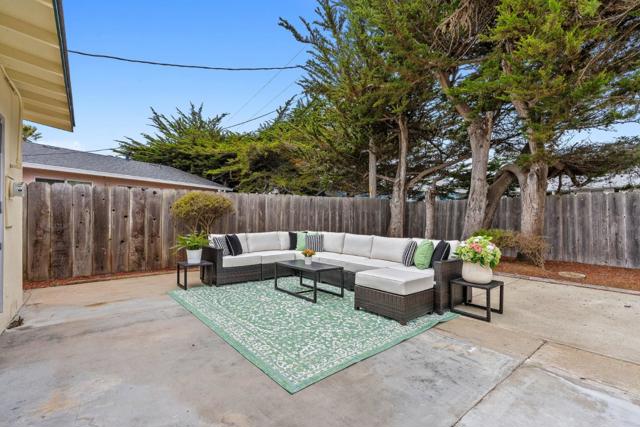 274 Cosky Drive, Marina CA: https://media.crmls.org/mediaz/1a78bffd-cd1c-40ab-90ff-ce876cec3571.jpg