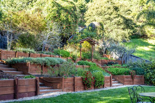 207 Driftwood Court, Aptos CA: https://media.crmls.org/mediaz/1a78f425-16b1-4c7f-91cf-8305924314e6.jpg