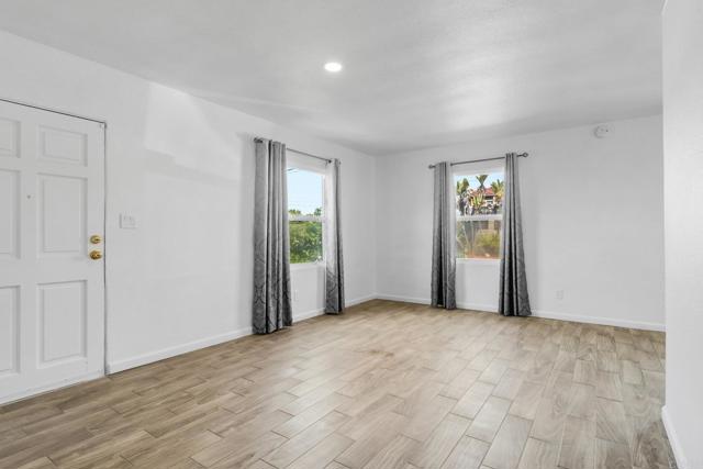 Detail Gallery Image 5 of 32 For 5977 Balmoral Dr, San Diego,  CA 92114 - 2 Beds | 1 Baths