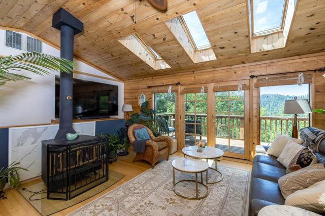 646 Blue Ridge Drive, Boulder Creek CA: https://media.crmls.org/mediaz/1a798340-07e2-4792-aa05-8241cfb113fe.jpg