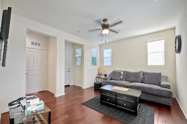 5324 Bella Vista St, Santee CA: https://media.crmls.org/mediaz/1a79d185-ab80-4271-9589-be06c47a9735.jpg