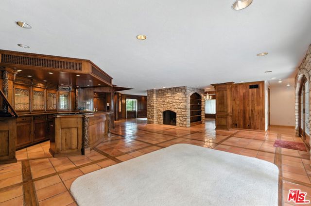 Drew Fenton | 16560 Park Lane Circle Los Angeles CA | MLS: 7286867